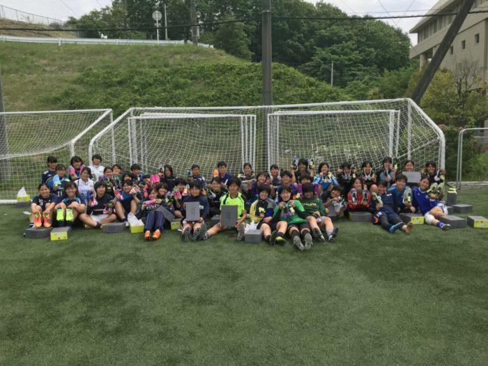 神奈川大学女子サッカー部 お知らせ ランニングシューズをアキレス株式会社様よりいただきました